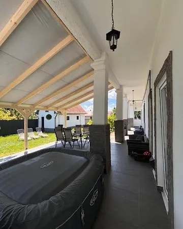 Mamó Vendégháza Poroszló